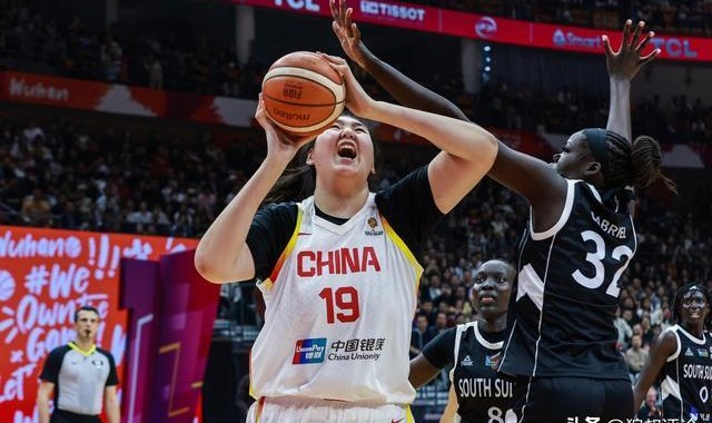 开云体育中国-女篮“核武”小试牛刀！张子宇7中5砍11分5板 下半场获提前轮休