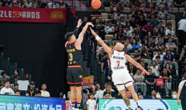 贺希宁：没有团队帮助我拿不到MVP，感谢今晚所有人复出的努力