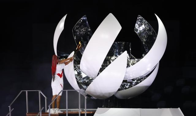 开云体育入口-日本海地混血两年前归化 大坂直美点燃东奥主火炬